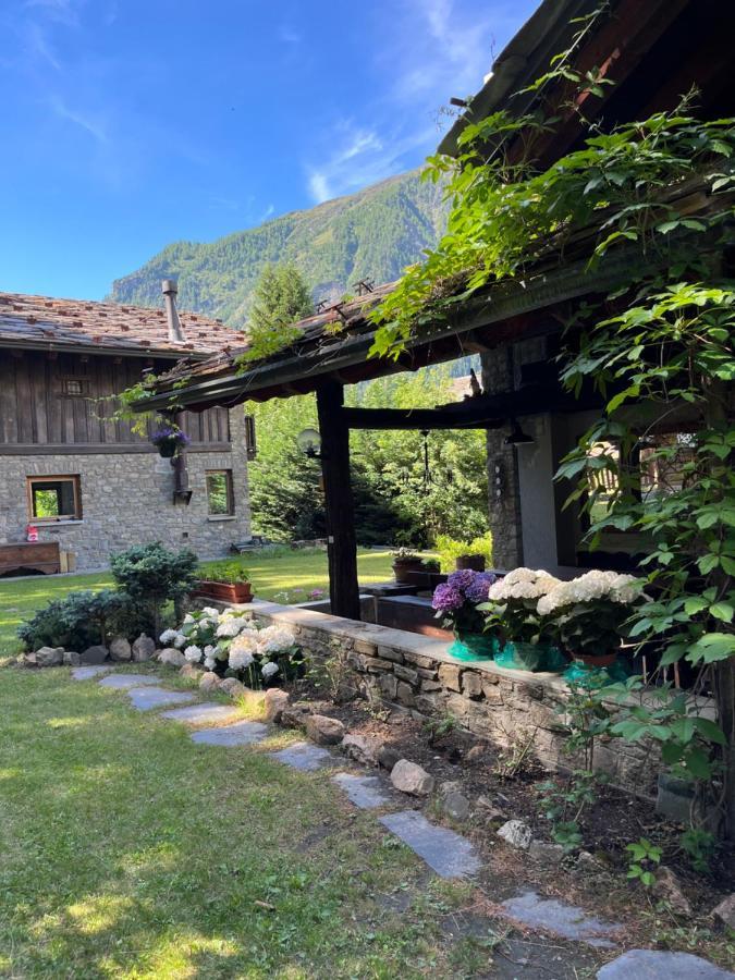 Chalet Blanc "Le Flocon" กูร์มาเยอร์ ภายนอก รูปภาพ